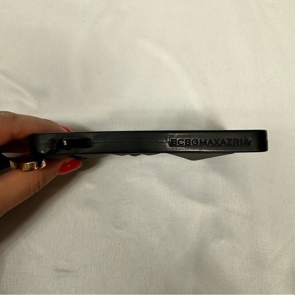 BCBGMAXAZRIA iPhone 5 phone case - Picture 4 of 4